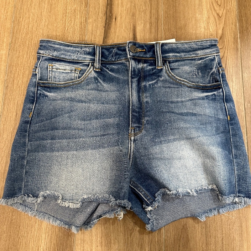 200005	Womens	Short	KanCan	VBK1425	Medium	29		Like New
